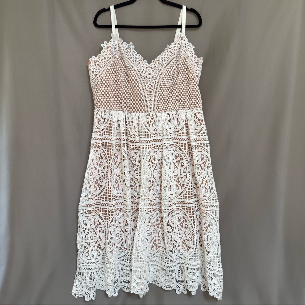 NWOT City Chic Lace Midi Dress 18 Plus Size, White, A Line, V Neck, Boho, Bridal - Picture 3 of 13